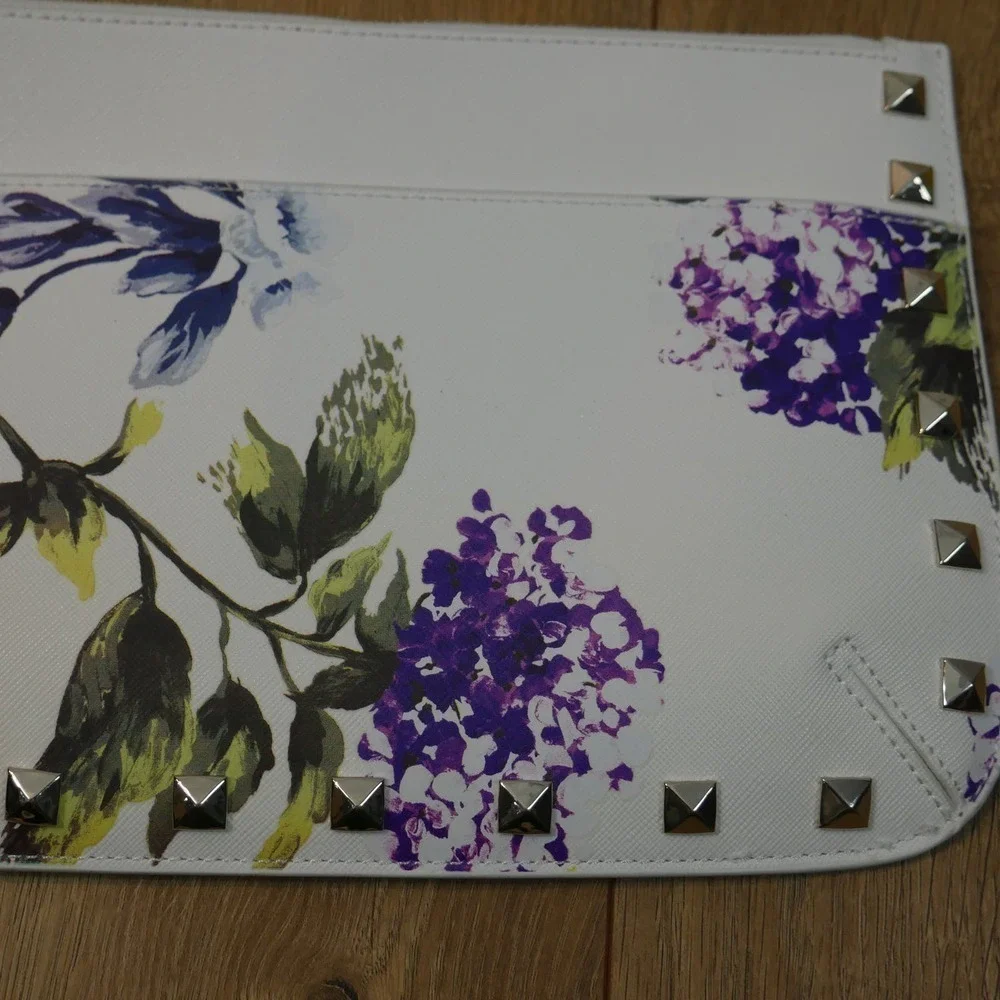 White House Black Market White Hydrangea Studded Floral Wristlet Studded NEW NWT